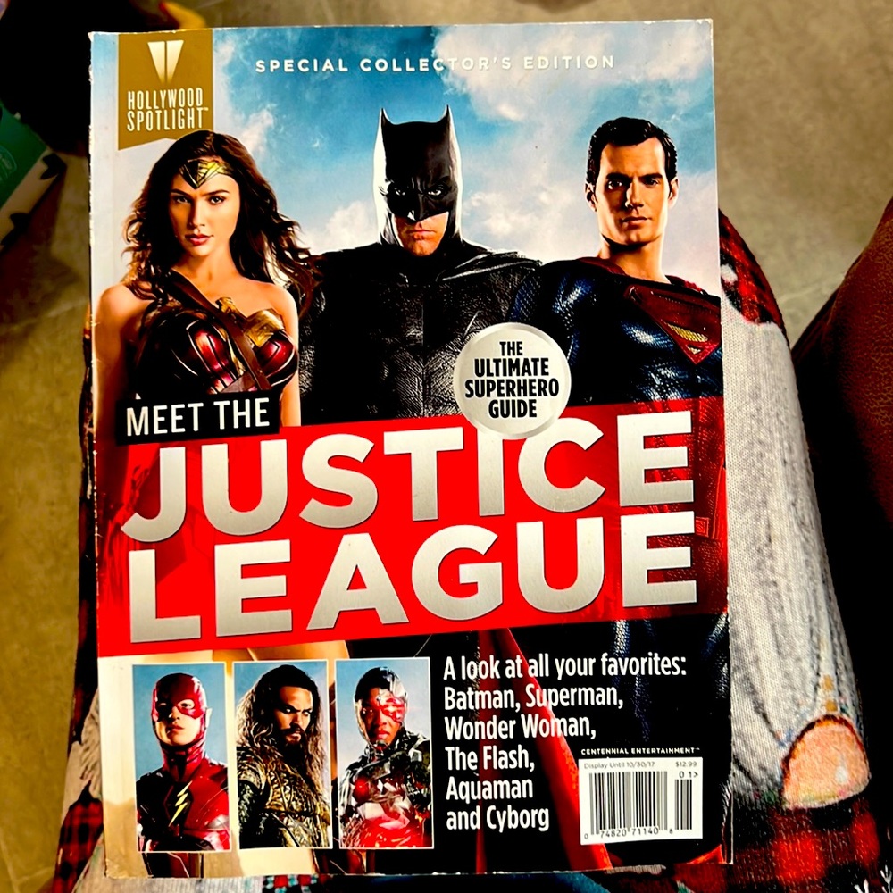 Special collectors edition “meet the justice league”